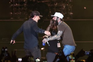 INDIO, CALIFORNIA - APRIL 28: (FOR EDITORIAL USE ONLY) (L-R) Morgan Wallen and Post Malone perform at the T-Mobile Mane Stage during the 2024 Stagecoach Festival at Empire Polo Club on April 28, 2024 in Indio, California. (Photo by Amy Sussman/Getty Images for Stagecoach)