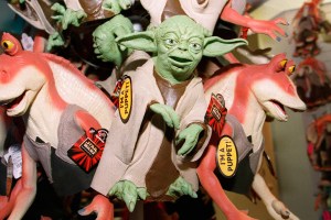 F 350497 005 5/4/99 New York City Star Wars Toys Go On Sale At Fao Schwartz.  (Photo By Jonathan Elderfield/Getty Images)